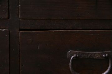 アンティーク家具　和製アンティーク　ヒノキ材　渋い風合いが魅力の小振りな引き出し(和タンス、チェスト)