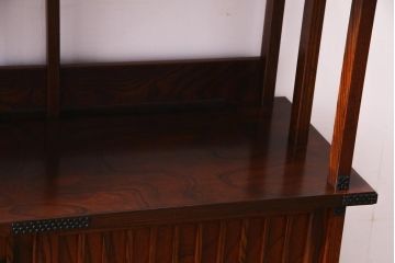 中古　岩谷堂箪笥　堅牢な雰囲気漂う和モダンな飾り棚(茶棚)