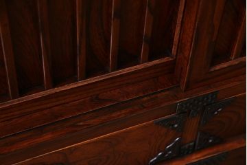 中古　岩谷堂箪笥　堅牢な雰囲気漂う和モダンな飾り棚(茶棚)