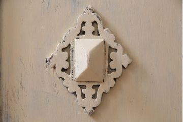 ペイント家具　イギリスアンティーク　シャビーなペイントが味わい添えるサイドボード(収納棚、引き出し)