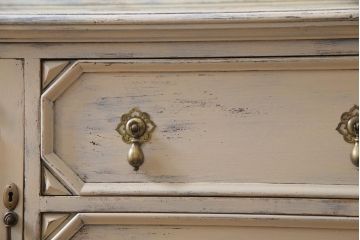 ペイント家具　イギリスアンティーク　シャビーなペイントが味わい添えるサイドボード(収納棚、引き出し)