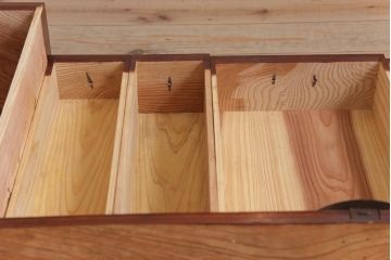 アンティーク家具　極上品　古民具・骨董　明治大正期　前面欅材　アンティーク最上箪笥(衣装箪笥)