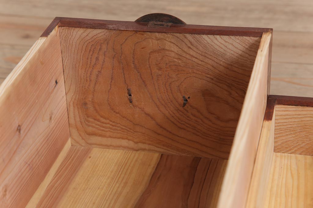 アンティーク家具　極上品　古民具・骨董　明治大正期　前面欅材　アンティーク最上箪笥(衣装箪笥)