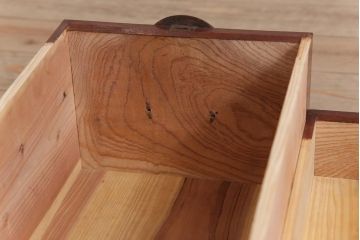 アンティーク家具　極上品　古民具・骨董　明治大正期　前面欅材　アンティーク最上箪笥(衣装箪笥)