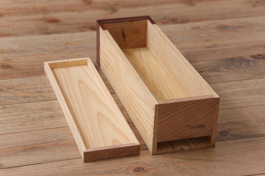 アンティーク家具　極上品　古民具・骨董　明治大正期　前面欅材　アンティーク最上箪笥(衣装箪笥)