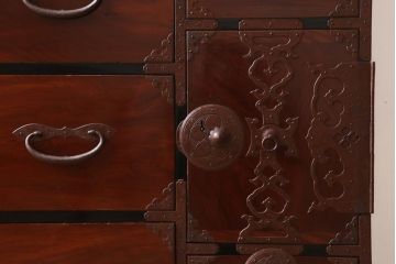 アンティーク家具　極上品　古民具・骨董　明治大正期　前面欅材　アンティーク最上箪笥(衣装箪笥)