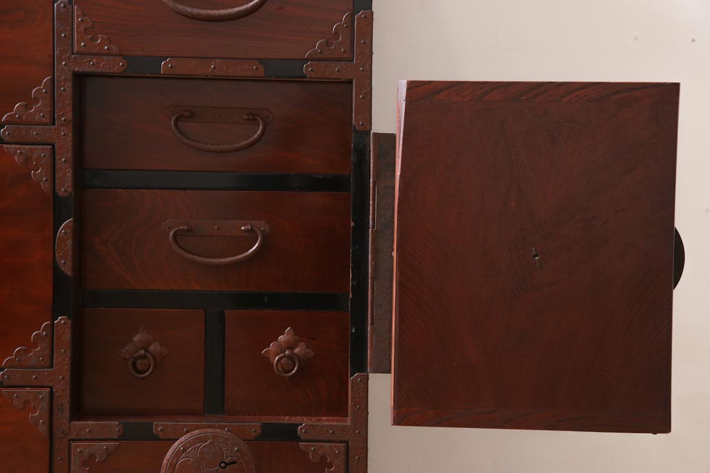 アンティーク家具　極上品　古民具・骨董　明治大正期　前面欅材　アンティーク最上箪笥(衣装箪笥)