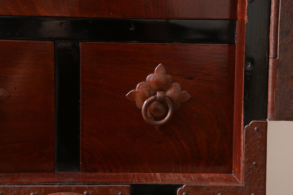 アンティーク家具　極上品　古民具・骨董　明治大正期　前面欅材　アンティーク最上箪笥(衣装箪笥)