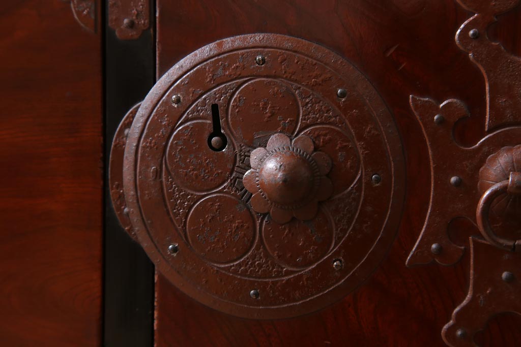 アンティーク家具　極上品　古民具・骨董　明治大正期　前面欅材　アンティーク最上箪笥(衣装箪笥)