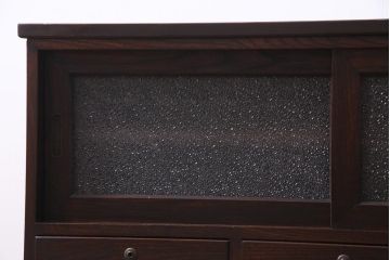 アンティーク家具　昭和初期　前面ケヤキ材　鉄脚リメイク　シンプルな引手が上品なリビングボード(戸棚)