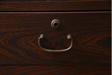 アンティーク家具　昭和初期　前面ケヤキ材　鉄脚リメイク　シンプルな引手が上品なリビングボード(戸棚)