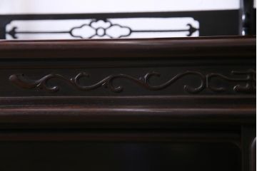 アンティーク家具　和製アンティーク　時代物　紫檀材　螺鈿と漆絵の花蝶図が品の良い茶棚(飾棚、飾り棚)
