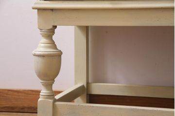 イギリスアンティーク　ペイント家具　優しげで柔らかな雰囲気が魅力的なライティングビューロー(机、在宅ワーク、在宅用デスク、引き出し)