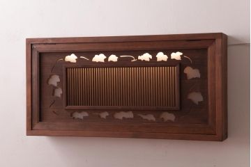 ラフジュ工房オリジナル　欄間リメイク　片面ガラス　蔦の透かし彫りが映える壁付け照明(ウォールランプ)