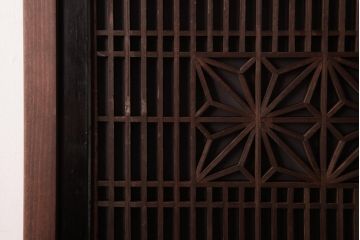 ラフジュ工房オリジナル　欄間リメイク　片面ガラス 角麻の葉文様　風情あふれる組子が美しい壁付け照明(ウォールランプ)