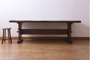 ヴィンテージ家具　ビンテージ　オーク材　楔(くさび)式　シックで落ち着いた雰囲気が魅力的なダイニングテーブル