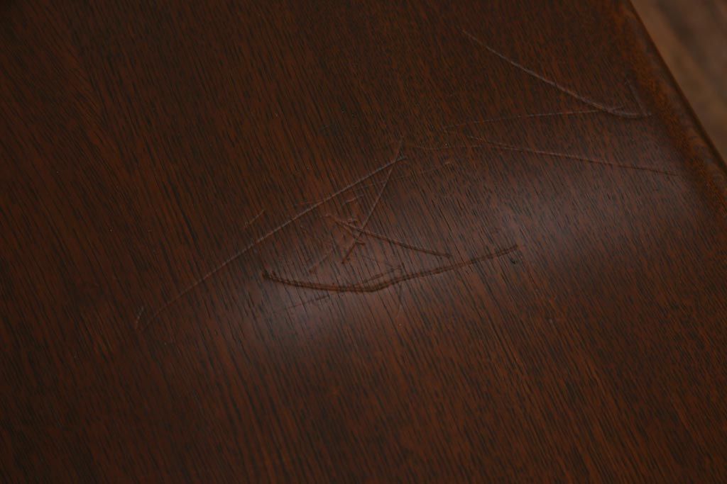 ヴィンテージ家具　ビンテージ　オーク材　楔(くさび)式　シックで落ち着いた雰囲気が魅力的なダイニングテーブル