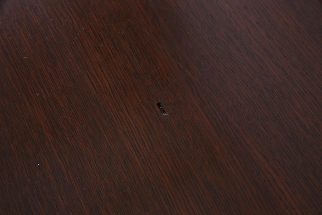 ヴィンテージ家具　ビンテージ　オーク材　楔(くさび)式　シックで落ち着いた雰囲気が魅力的なダイニングテーブル