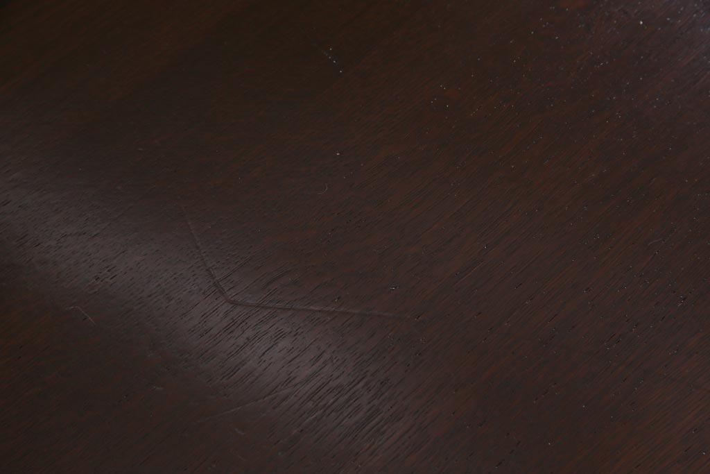 ヴィンテージ家具　ビンテージ　オーク材　楔(くさび)式　シックで落ち着いた雰囲気が魅力的なダイニングテーブル