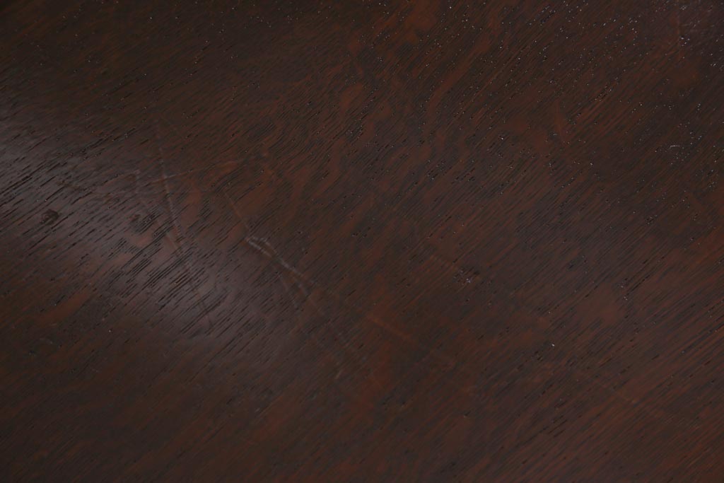 ヴィンテージ家具　ビンテージ　オーク材　楔(くさび)式　シックで落ち着いた雰囲気が魅力的なダイニングテーブル