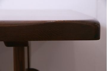 ヴィンテージ家具　ビンテージ　オーク材　楔(くさび)式　シックで落ち着いた雰囲気が魅力的なダイニングテーブル