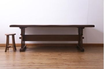 ヴィンテージ家具　ビンテージ　オーク材　楔(くさび)式　シックで落ち着いた雰囲気が魅力的なダイニングテーブル