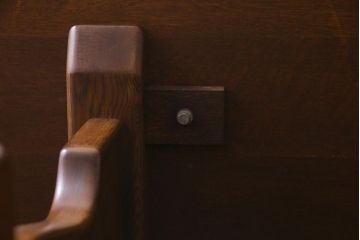 ヴィンテージ家具　ビンテージ　オーク材　楔(くさび)式　シックで落ち着いた雰囲気が魅力的なダイニングテーブル