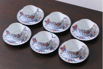 中古　十二代今泉今右衛門　四季折々の花が素敵なカップ&ソーサー6客セット