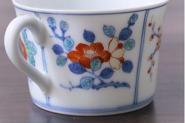 中古　十二代今泉今右衛門　四季折々の花が素敵なカップ&ソーサー6客セット