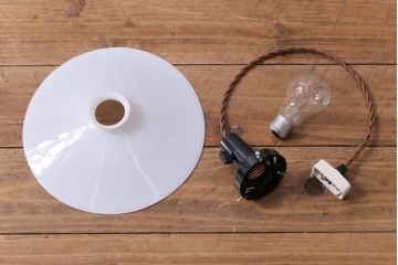 戦前　和製アンティーク　レトロな佇まいが趣きあふれる平笠ペンダントライト(天井照明、吊り下げ照明)