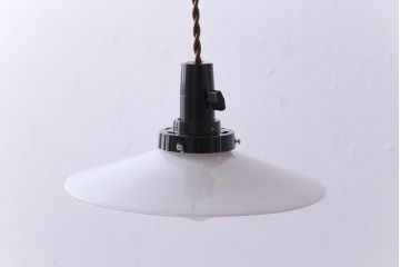戦前　和製アンティーク　レトロな佇まいが趣きあふれる平笠ペンダントライト(天井照明、吊り下げ照明)