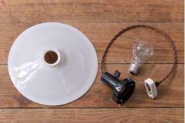 戦前　和製アンティーク　レトロな佇まいが趣きあふれる平笠ペンダントライト(天井照明、吊り下げ照明)(1)