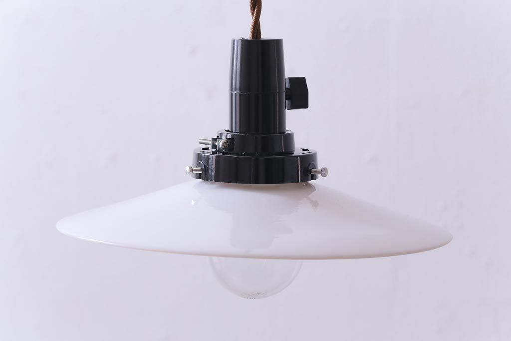 戦前　和製アンティーク　レトロな佇まいが趣きあふれる平笠ペンダントライト(天井照明、吊り下げ照明)(2)