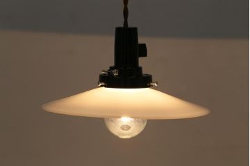 戦前　和製アンティーク　レトロな佇まいが趣きあふれる平笠ペンダントライト(天井照明、吊り下げ照明)(2)