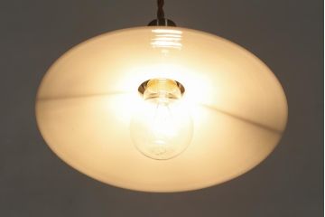 戦前　和製アンティーク　レトロな佇まいが趣きあふれる平笠ペンダントライト(天井照明、吊り下げ照明)(2)
