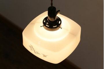 和製アンティーク　切子　四角いフォルムがレトロな雰囲気醸し出すペンダントライト(天井照明、吊り下げ照明)