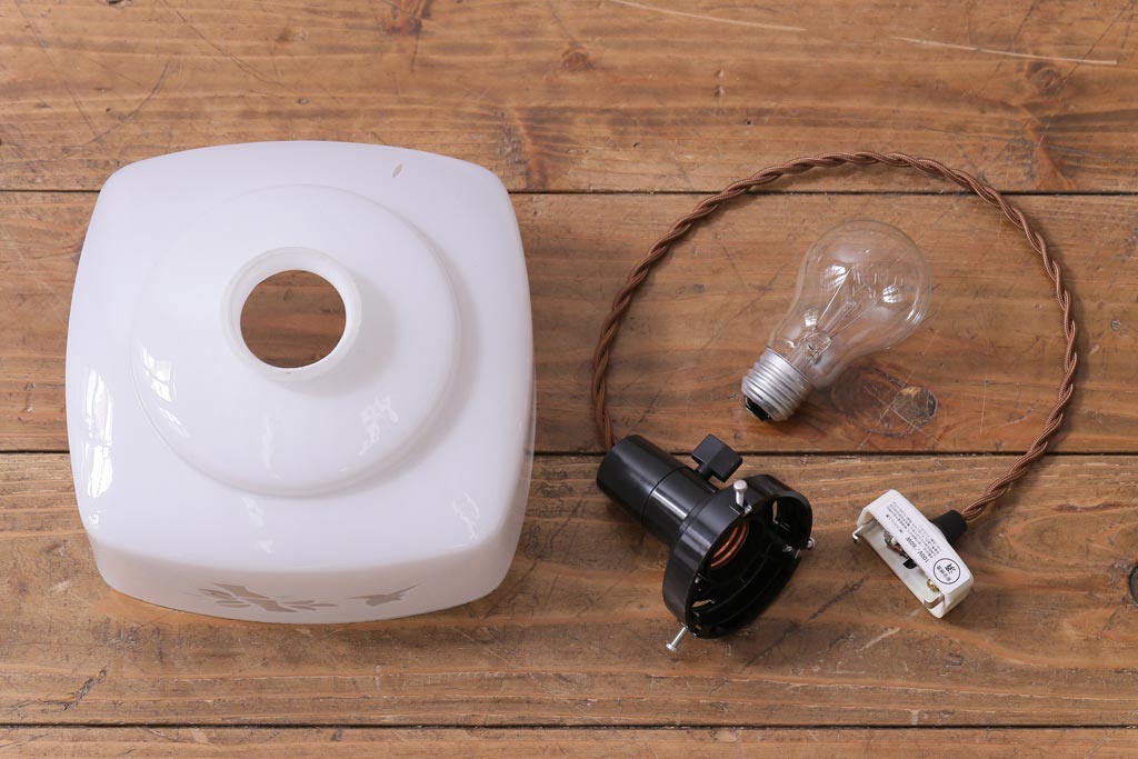 和製アンティーク　切子　四角いフォルムがレトロな雰囲気醸し出すペンダントライト(天井照明、吊り下げ照明)