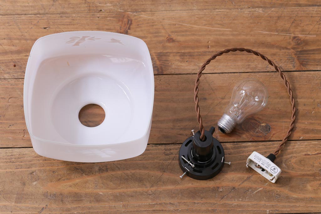 和製アンティーク　切子　四角いフォルムがレトロな雰囲気醸し出すペンダントライト(天井照明、吊り下げ照明)