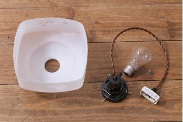 和製アンティーク　切子　四角いフォルムがレトロな雰囲気醸し出すペンダントライト(天井照明、吊り下げ照明)