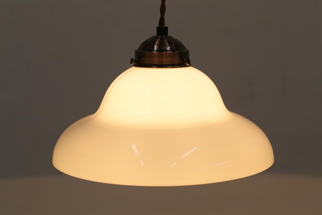 昭和初期　つるりとしたフォルムと質感が魅力のペンダントライト(天井照明、電笠)
