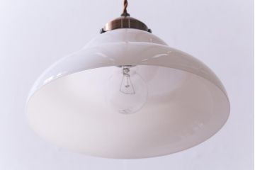 昭和初期　つるりとしたフォルムと質感が魅力のペンダントライト(天井照明、電笠)