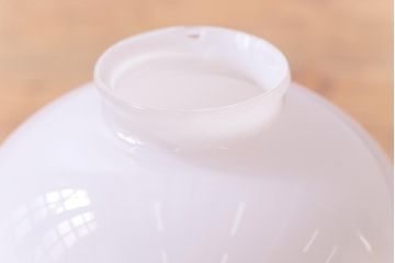 昭和初期　つるりとしたフォルムと質感が魅力のペンダントライト(天井照明、電笠)