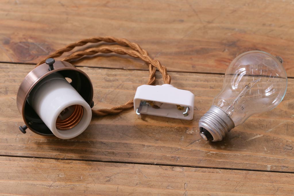 昭和初期　つるりとしたフォルムと質感が魅力のペンダントライト(天井照明、電笠)