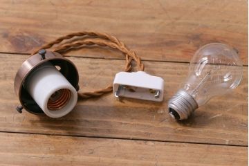 昭和初期　つるりとしたフォルムと質感が魅力のペンダントライト(天井照明、電笠)