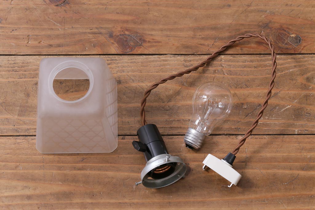 和製アンティーク　籠目紋様が素敵なすりガラスシェードのペンダントライト(天井照明、吊り下げ照明)