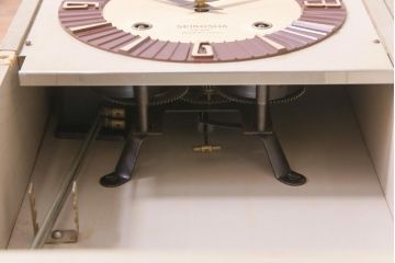 アンティーク雑貨　昭和レトロ　SEIKOSHA(精工舎、セイコー)　手巻き式　ミッドセンチュリーな雰囲気漂う掛け時計(振り子時計、柱時計、ゼンマイ時計)