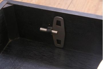 アンティーク雑貨　昭和レトロ　リズム時計工業　ゼンマイ式　ゴールドラインがシックな掛け時計(振り子時計、柱時計)