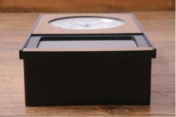 アンティーク雑貨　昭和レトロ　リズム時計工業　ゼンマイ式　ゴールドラインがシックな掛け時計(振り子時計、柱時計)