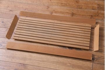 ビンテージ家具　ビンテージ　柔らかな木肌が上品な雰囲気を醸し出す置水屋(茶水屋、収納棚)