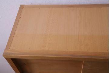 ビンテージ家具　ビンテージ　柔らかな木肌が上品な雰囲気を醸し出す置水屋(茶水屋、収納棚)